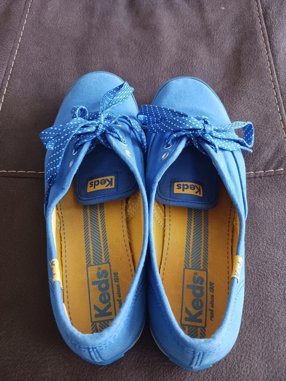 Keds Royal Blue Sneakers with polka dot strings Sz 8.5 EUC